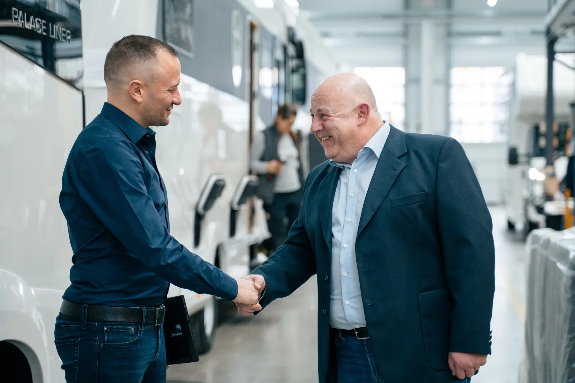 adhesive+ - Ihr Dienstleister für Klebtechnik